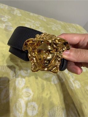 NWOT Versace Medusa Buckle Black Leather Belt Gold designer luxury 42” rare